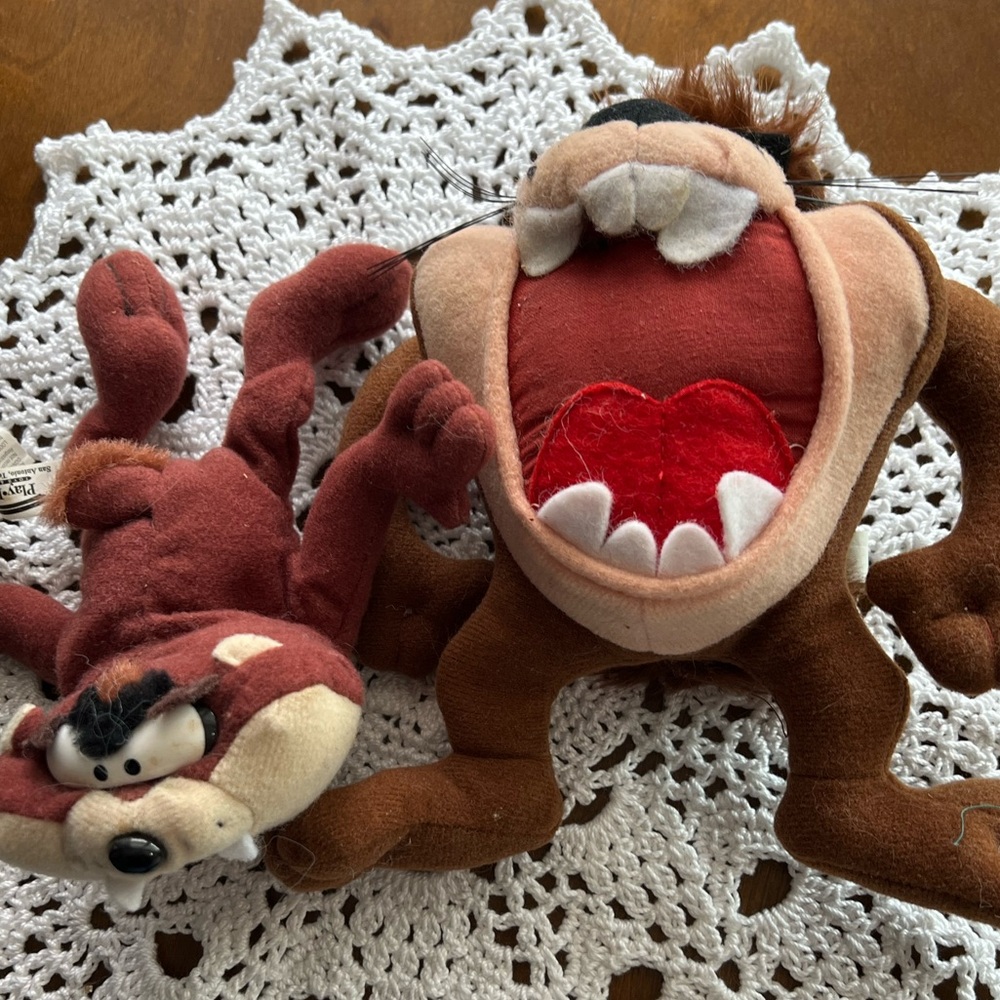 Mid 1990s Looney Tunes ~ Lot of 2 ~ TAZ TAZMANIAN DEVIL ~ Plush Toys